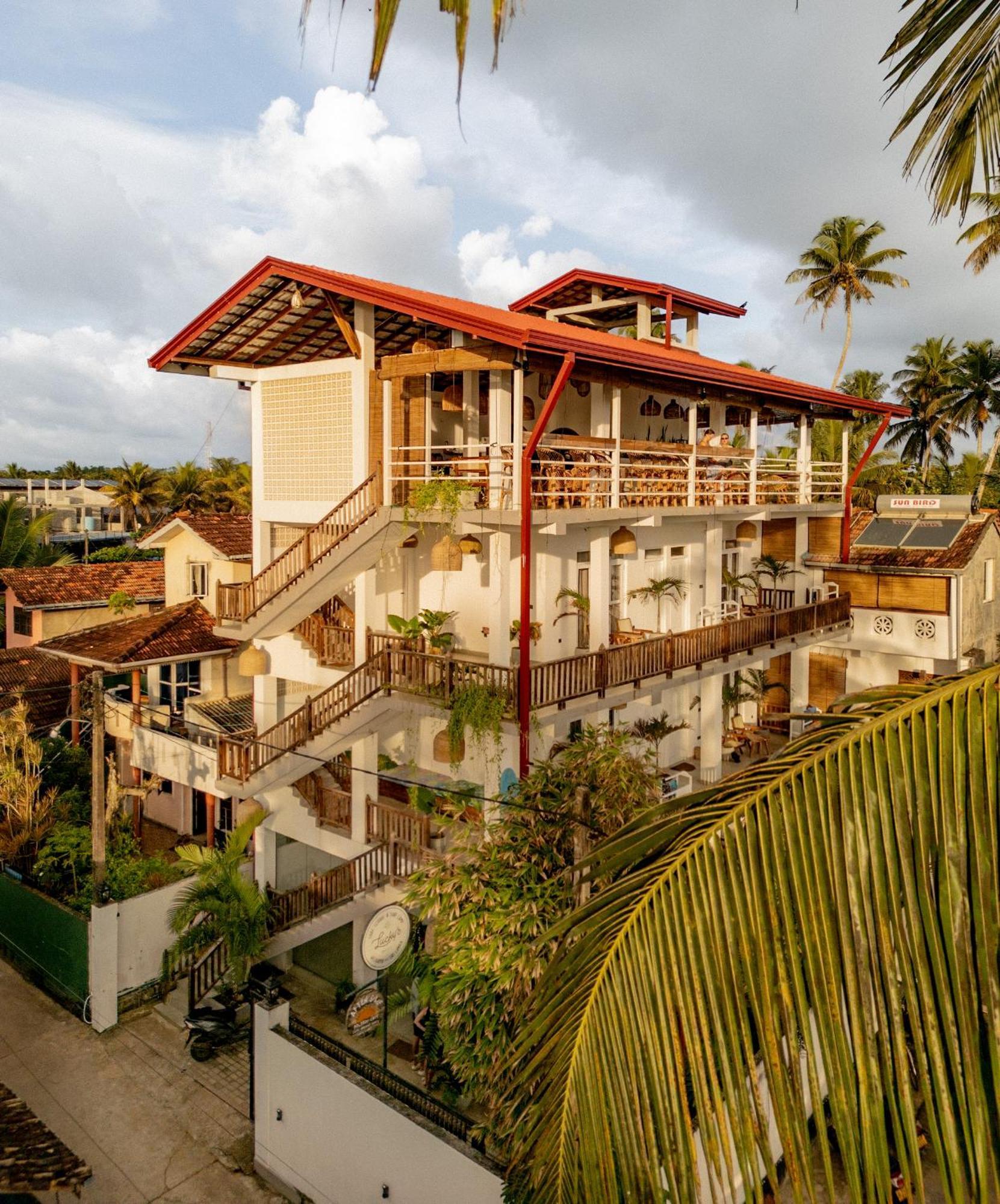 Lucky'S Surf Camp Bed and Breakfast Weligama Buitenkant foto