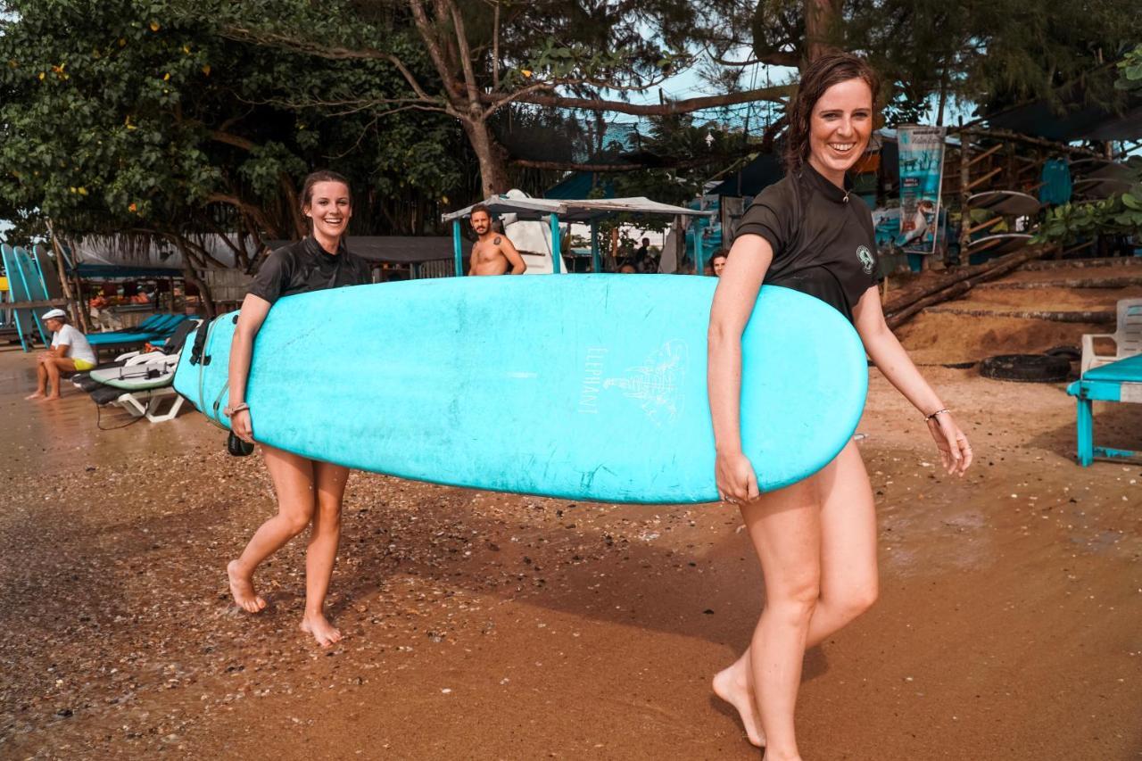 Lucky'S Surf Camp Bed and Breakfast Weligama Buitenkant foto